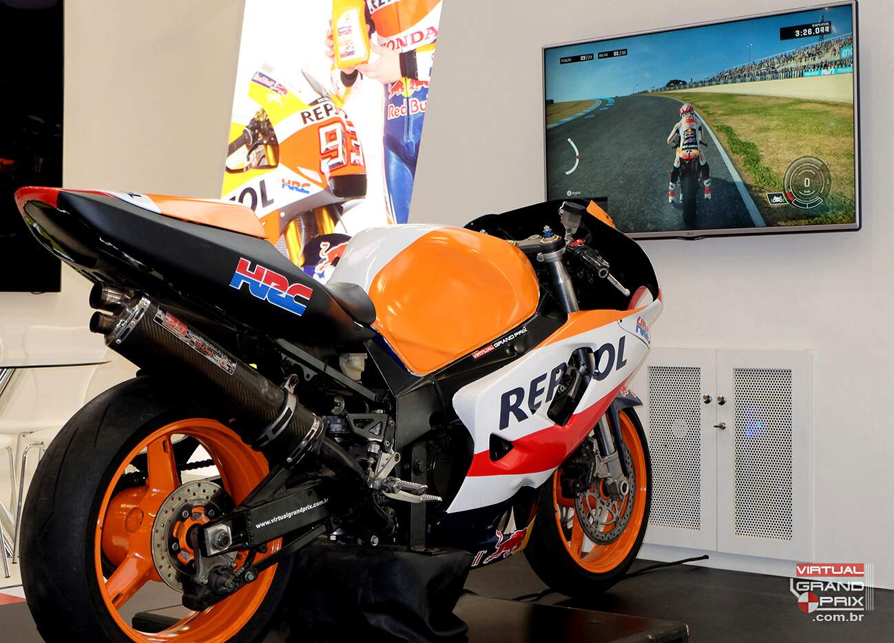 Simulador MotoGP Repsol @ Salão Duas Rodas 2017