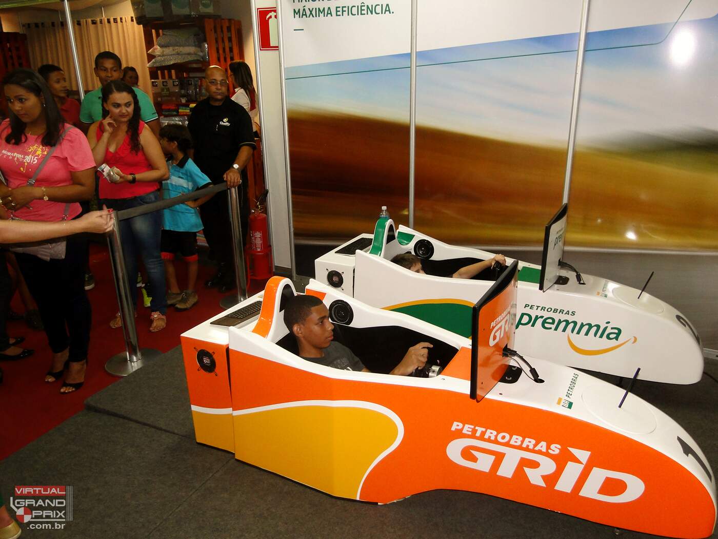 Simuladores de Formula 1 Petrobras | FENICS 2015 Montes Claros MG